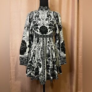 FARM Rio Black and White Floral Long Sleeve Dress
